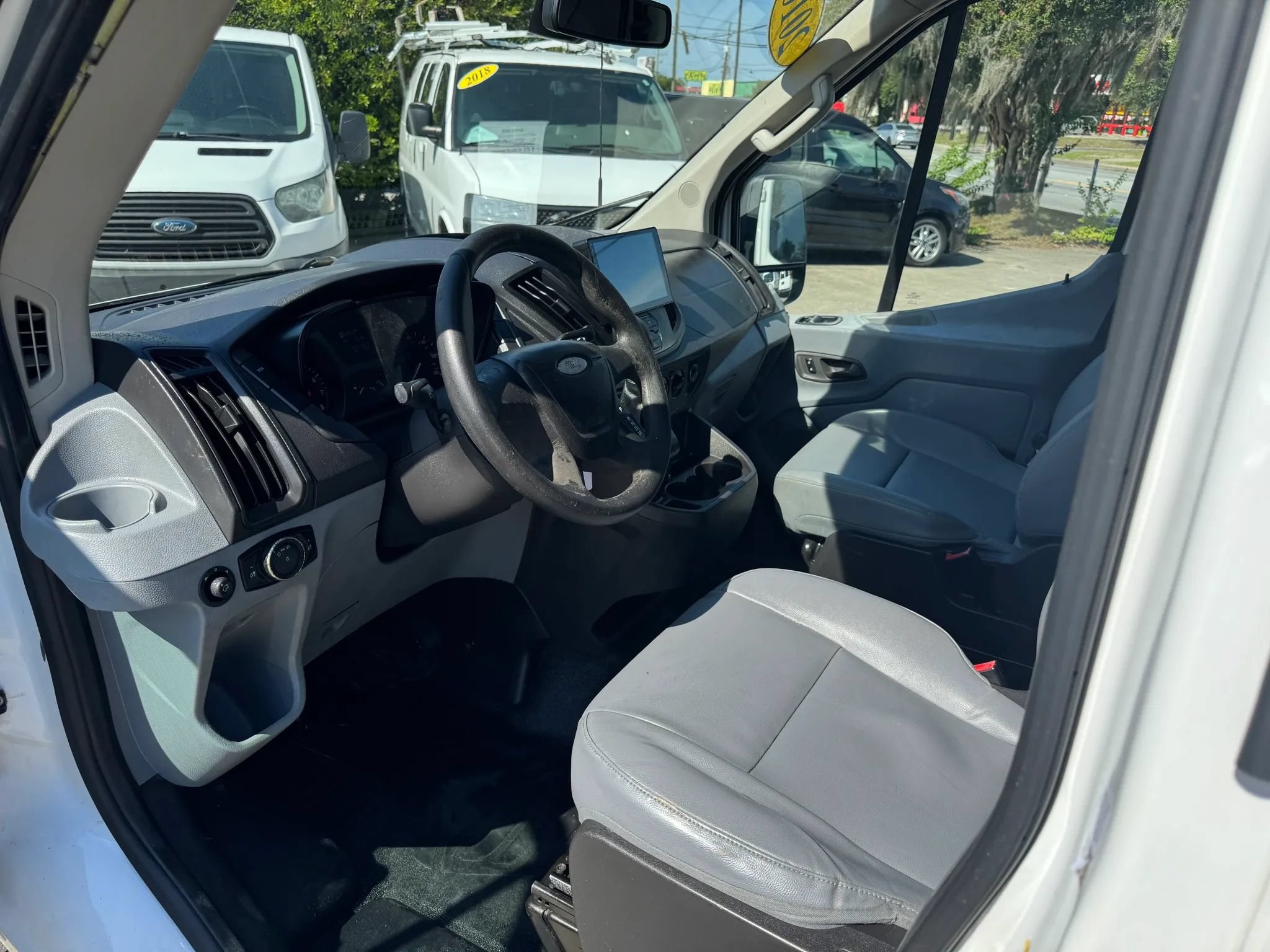 Used 2016 Ford Transit 250 130 Medium Roof RWD image 21