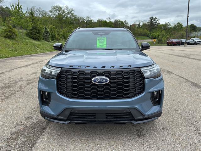 New 2026 Ford Explorer ST-Line w/ ST-Line Street Pack AWD/4WD image 7