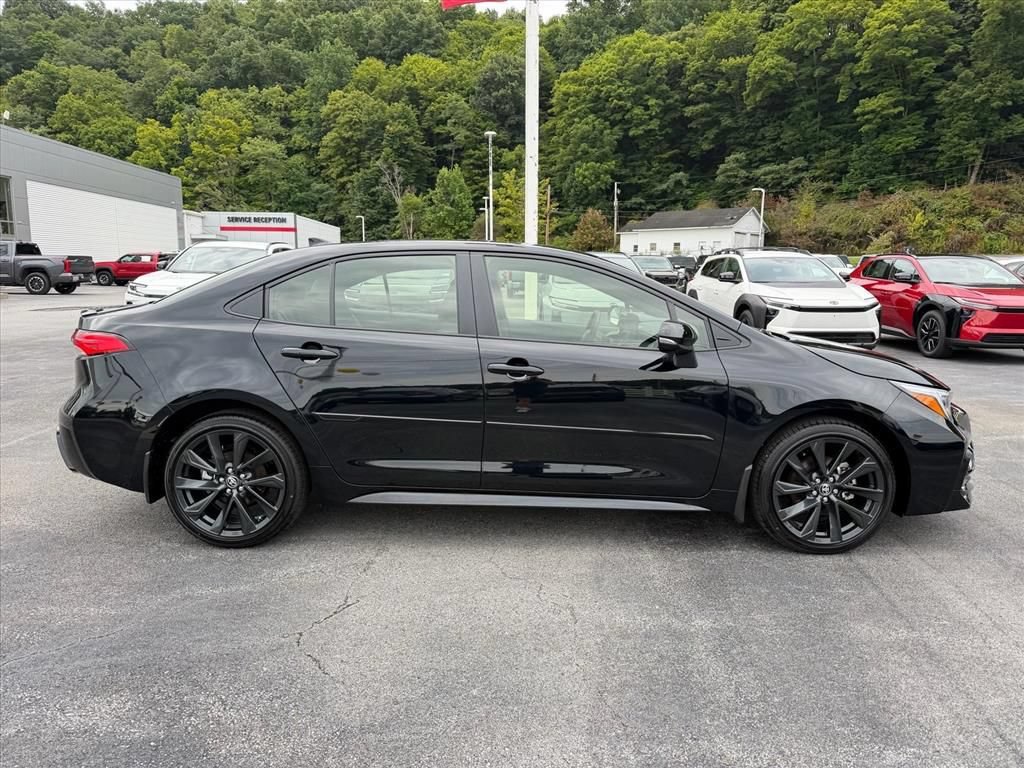 Used 2026 Toyota Corolla SE FWD image 3