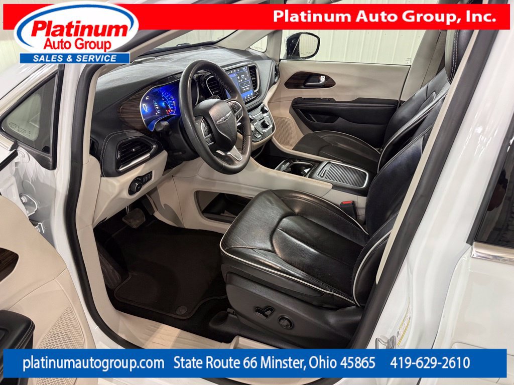 Used 2023 Chrysler Pacifica Limited FWD image 9