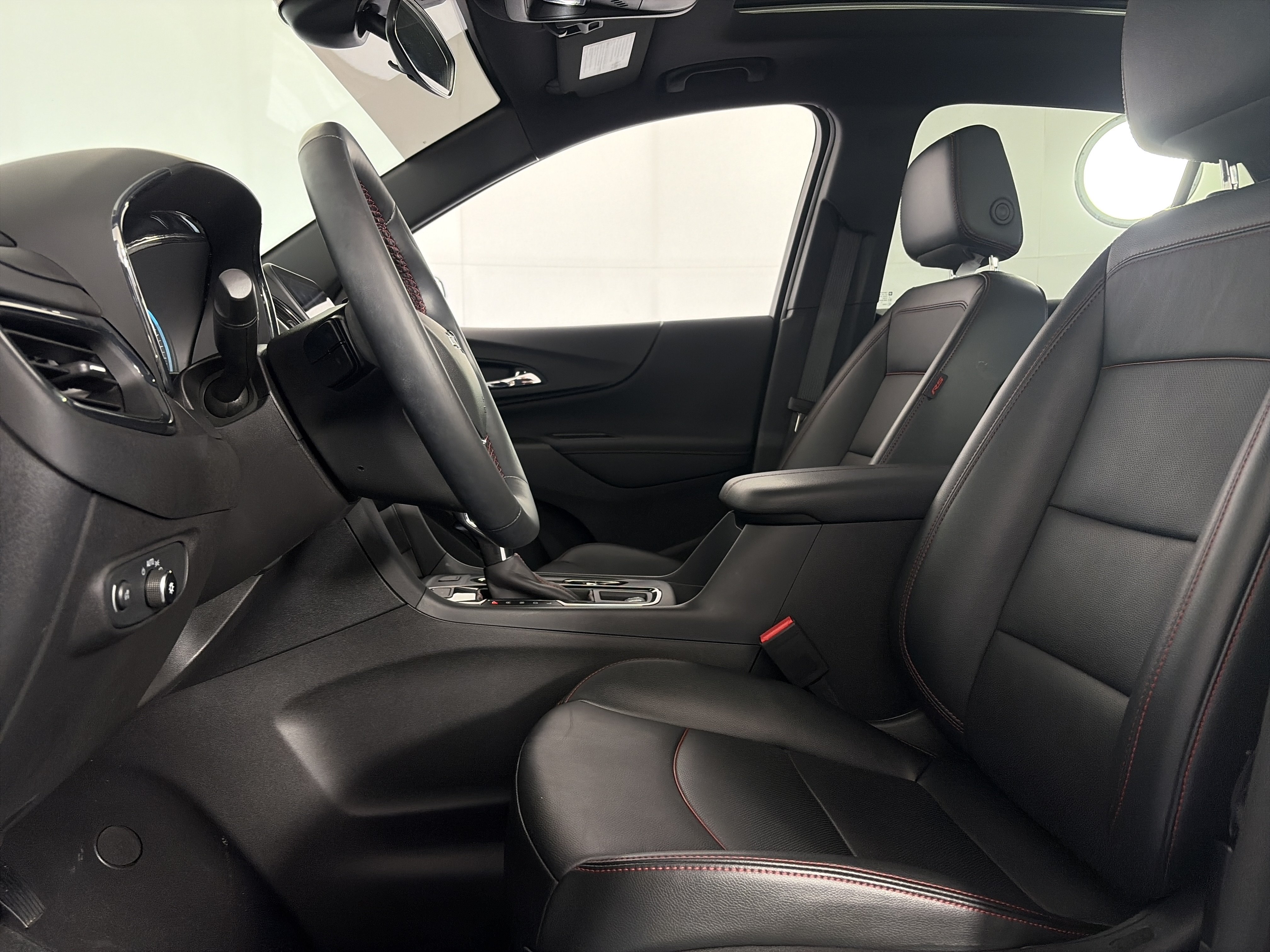 Used 2024 Chevrolet Equinox RS w/ RS Leather Package AWD/4WD image 6