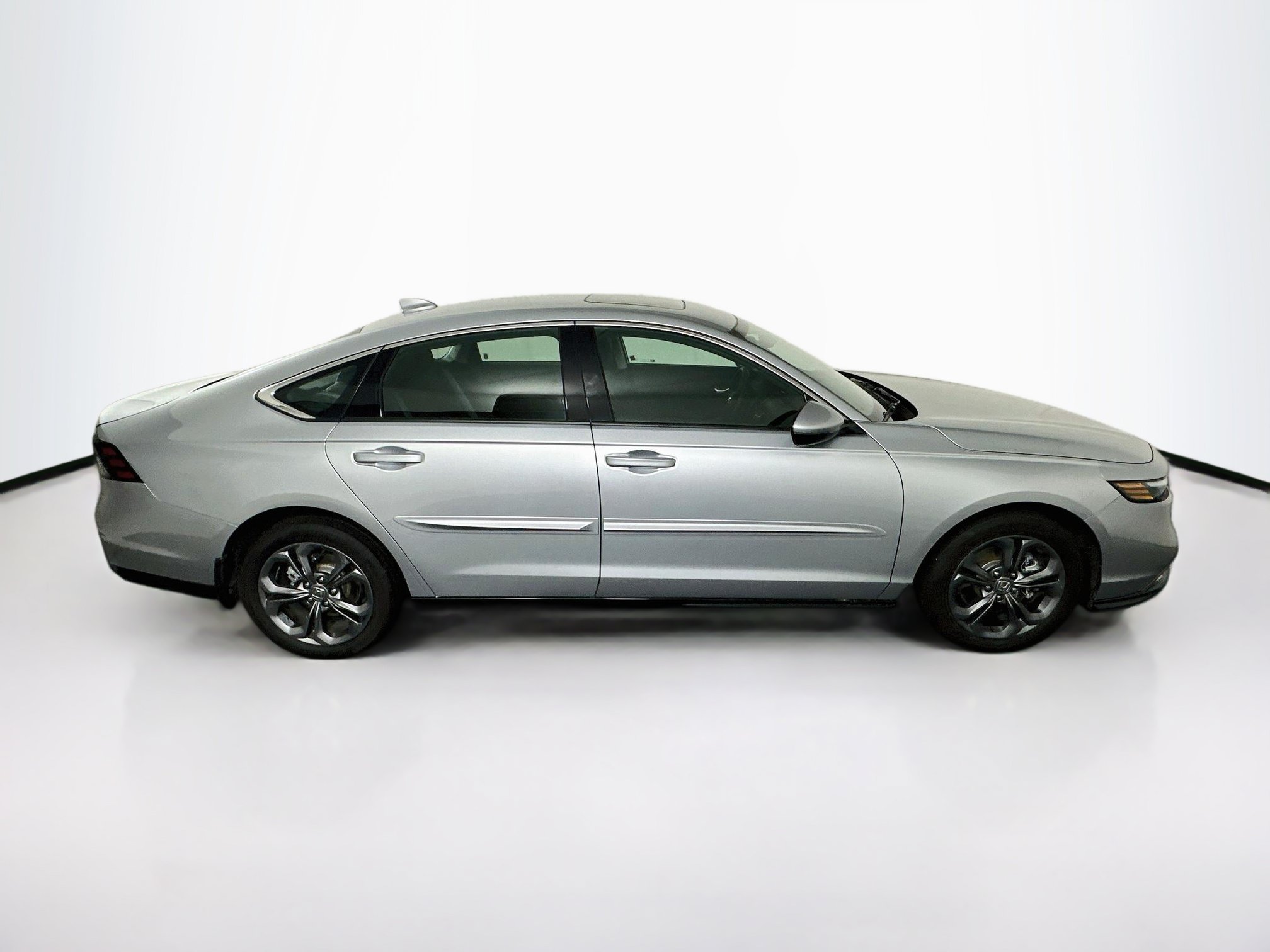 Used 2025 Honda Accord EX-L image 10