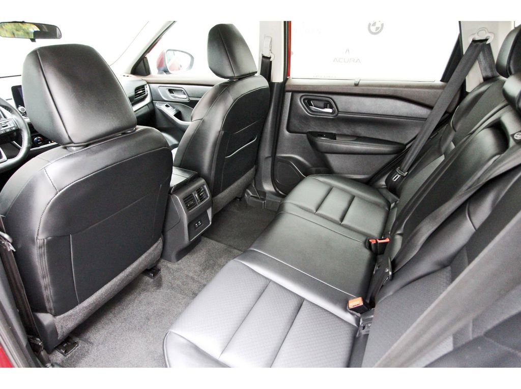 Used 2023 Nissan Rogue SV w/ SV Premium B Package FWD image 11