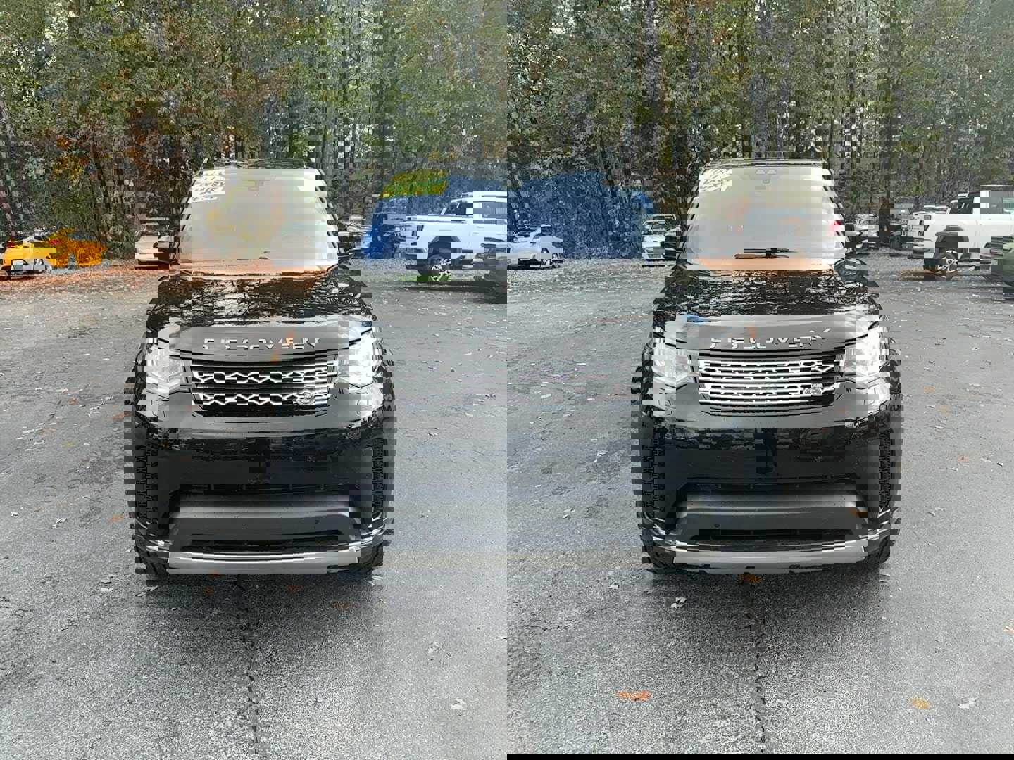 Used 2018 Land Rover Discovery HSE image 2