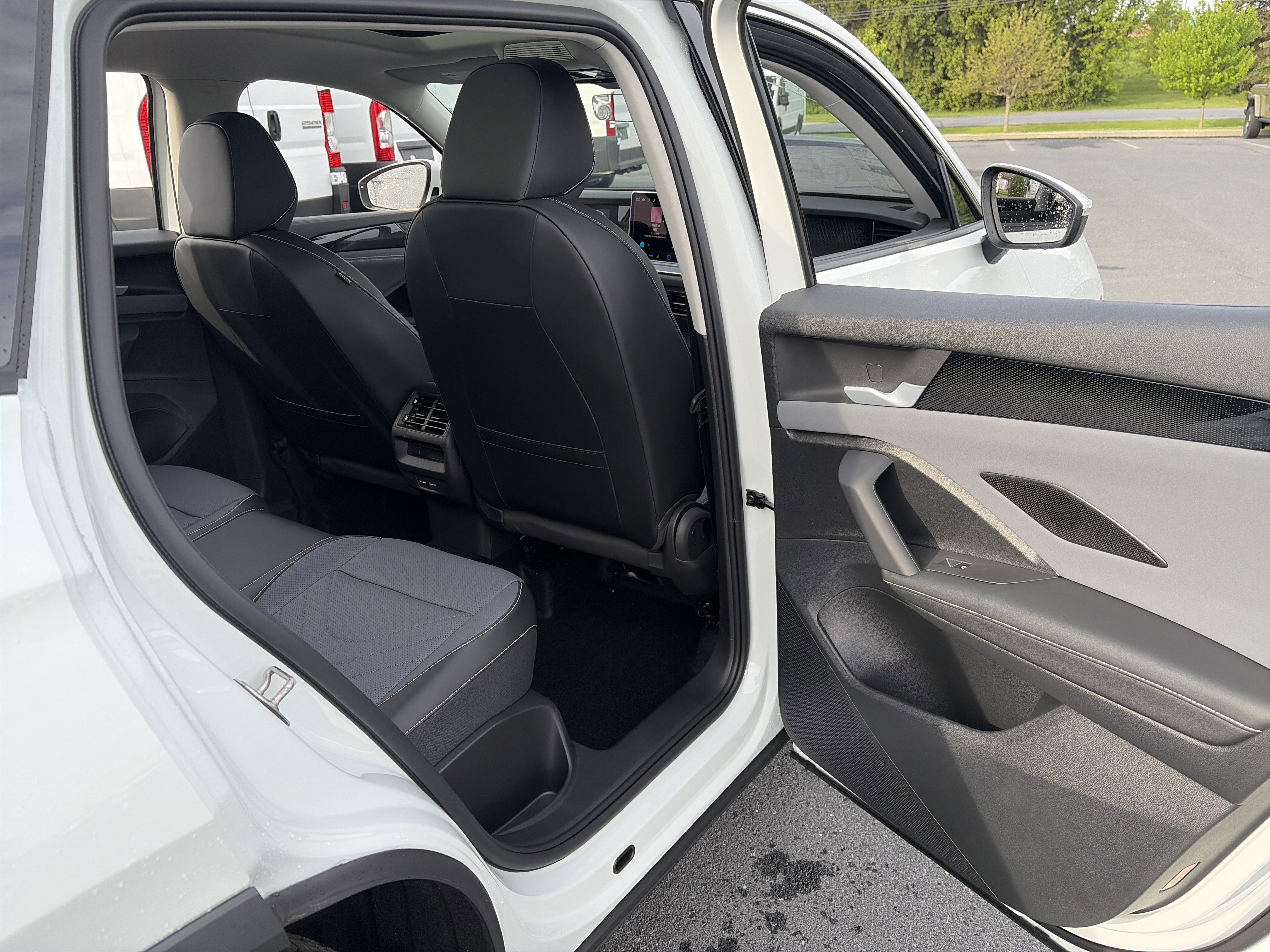 New 2026 Volkswagen Tiguan SE AWD/4WD image 18