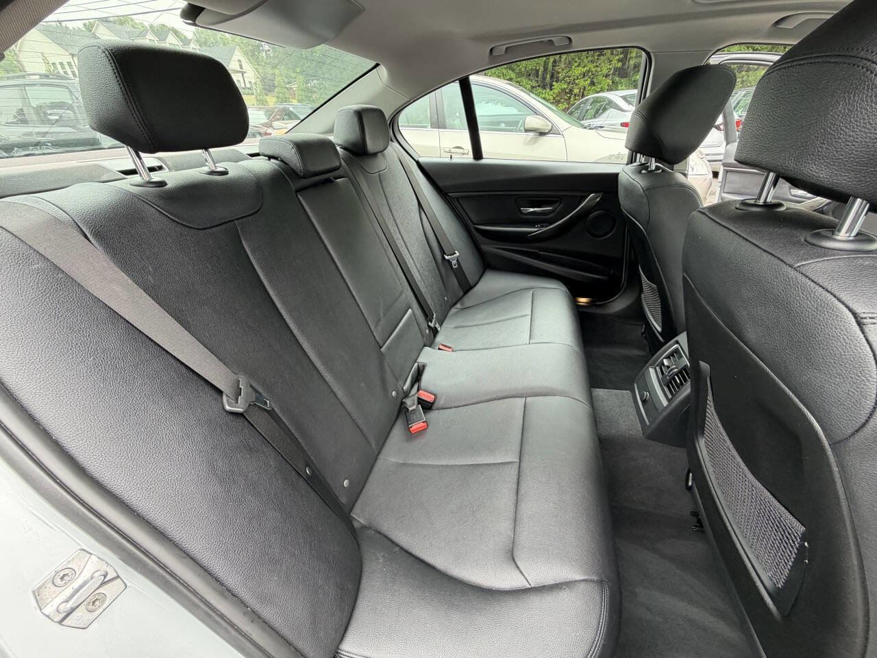 Used 2017 BMW 320i Sedan w/ Premium Package RWD image 31