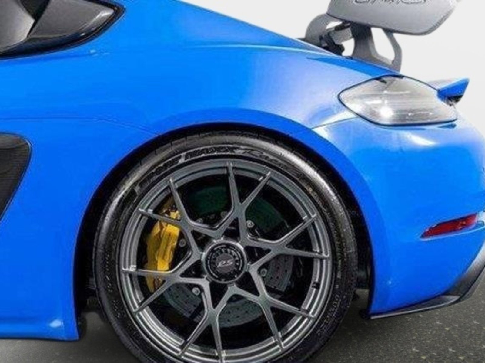 Used 2024 Porsche 718 Cayman GT4 RS RWD image 22
