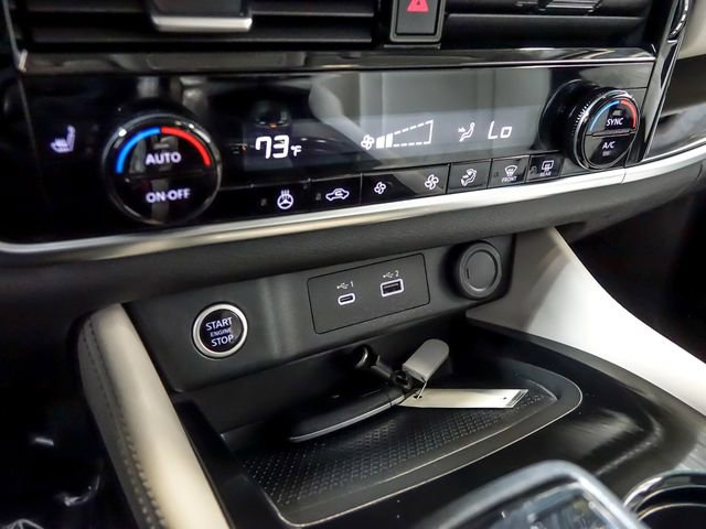 Used 2023 Nissan Rogue SL image 24