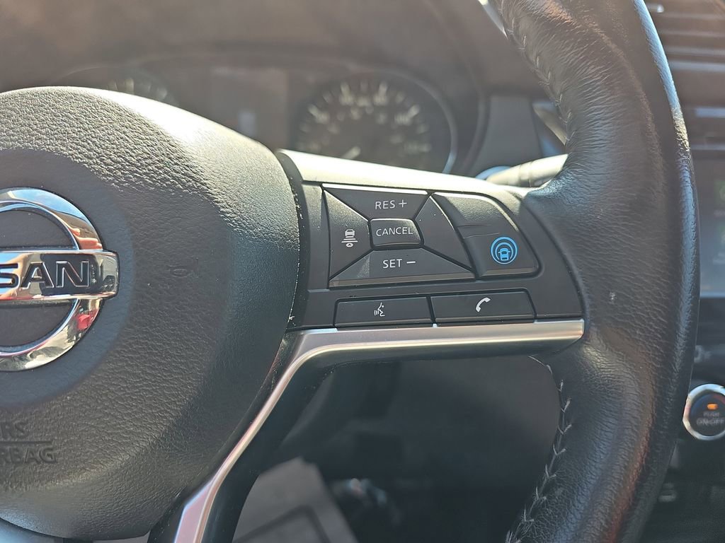 Used 2018 Nissan Rogue SL w/ Premium Package FWD image 18