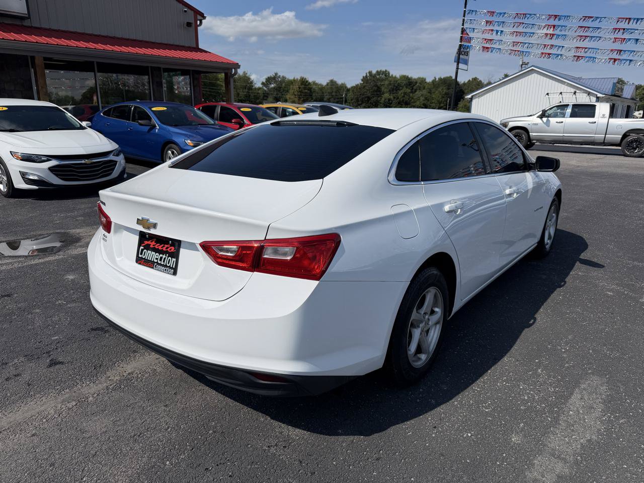 Used 2017 Chevrolet Malibu LS FWD image 4