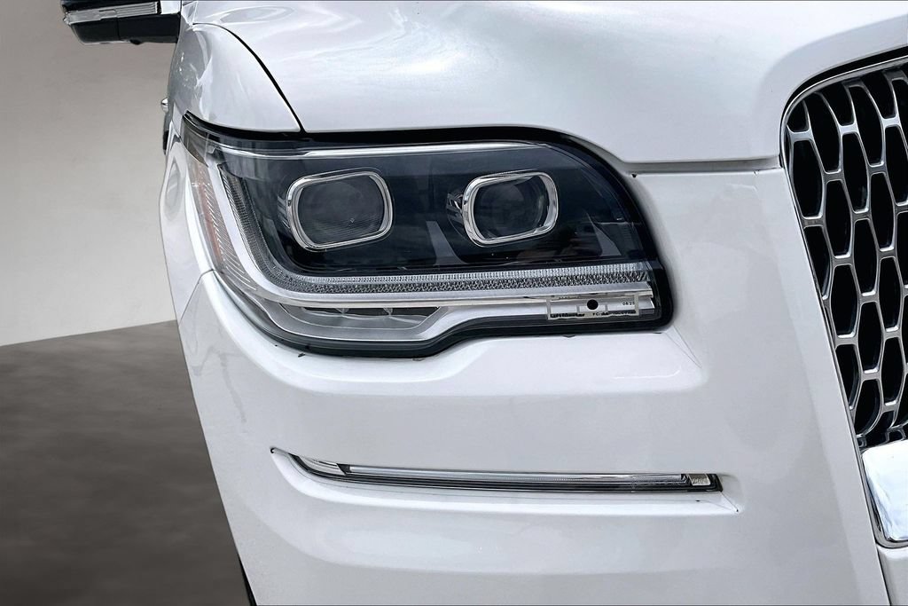 Used 2022 Lincoln Navigator Reserve AWD/4WD image 30