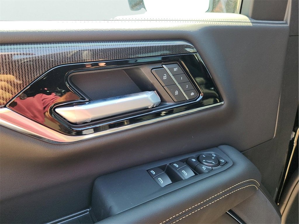 New 2026 GMC Yukon XL Elevation image 15