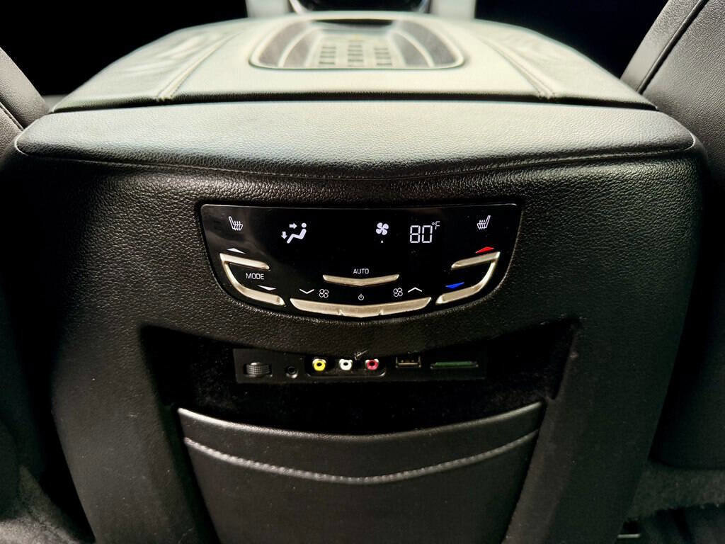 Used 2016 Cadillac Escalade Luxury image 25