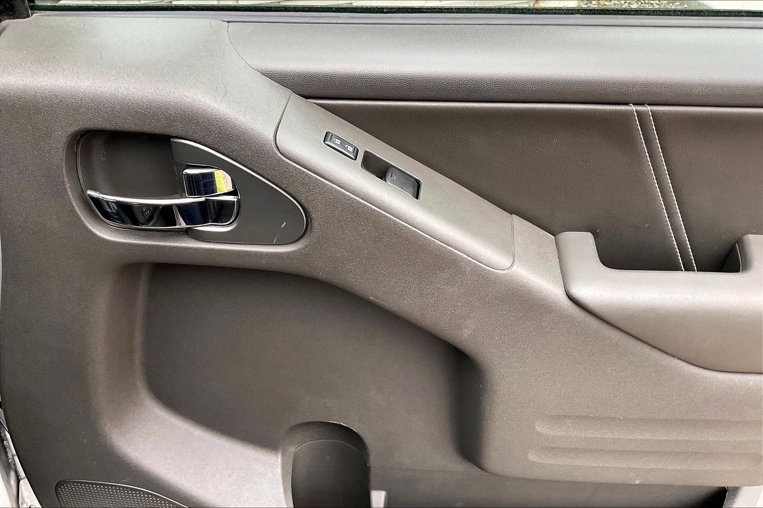 Used 2020 Nissan Frontier PRO-4X w/ Pro-4x Utility Package image 21