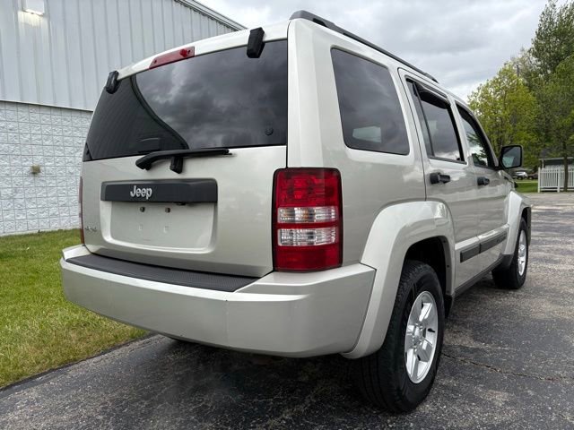 Used 2009 Jeep Liberty Sport w/ Popular Equipment Group AWD/4WD image 8