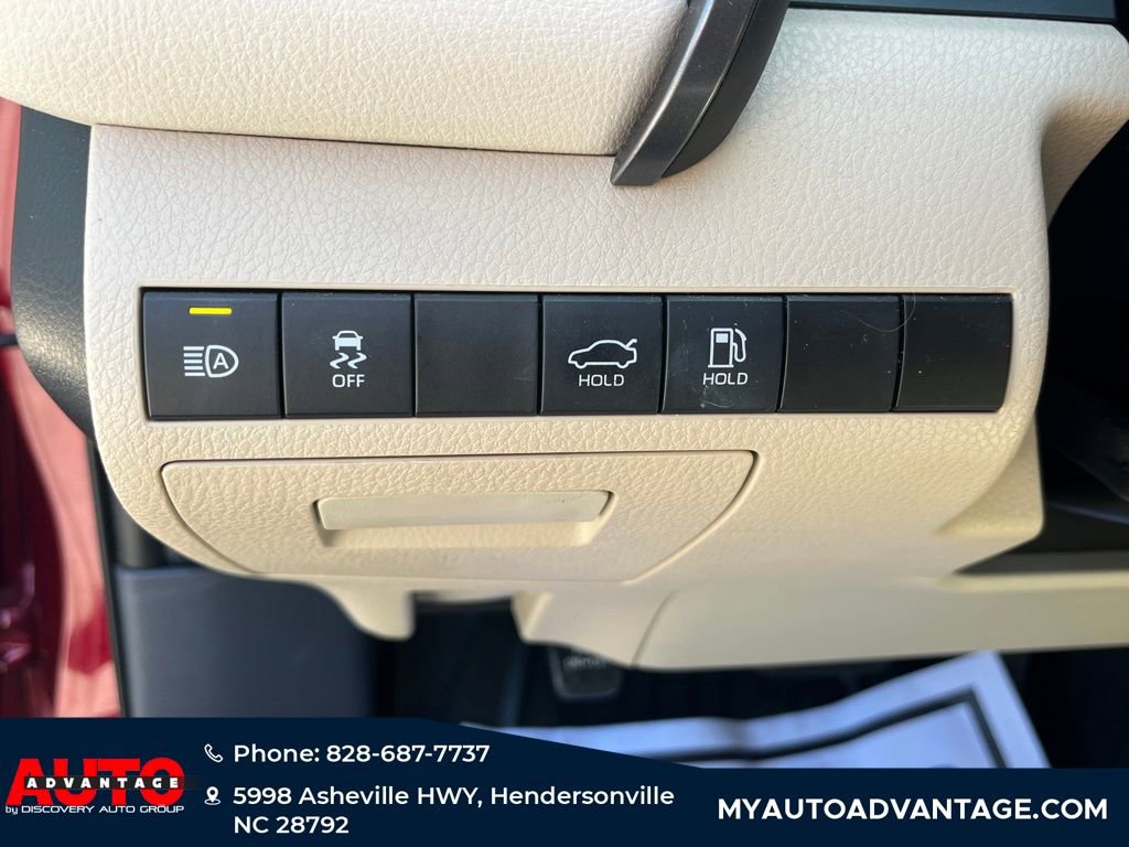 Used 2019 Toyota Camry LE FWD image 20