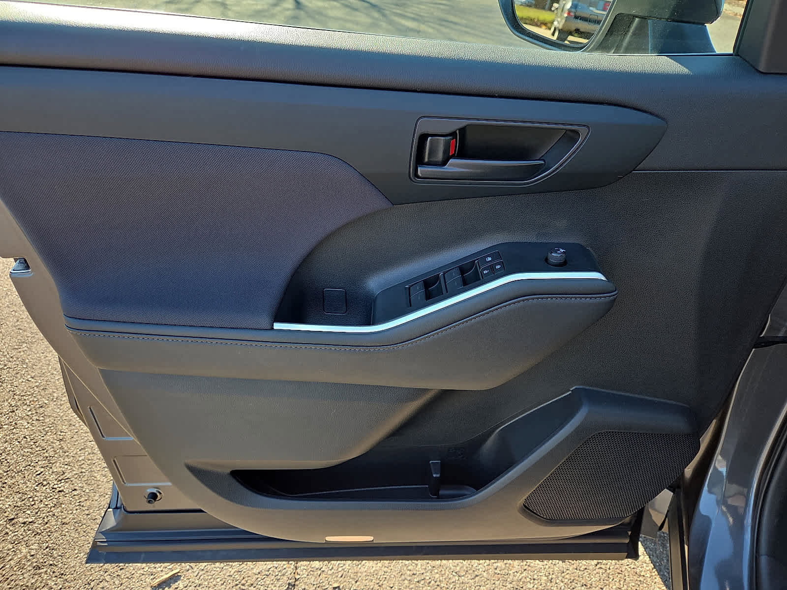 Certified 2024 Toyota Highlander LE image 14