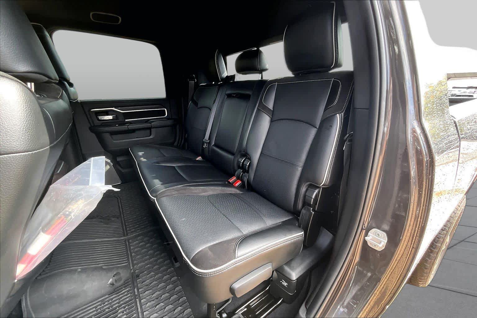 Used 2025 RAM 2500 Laramie AWD/4WD image 21