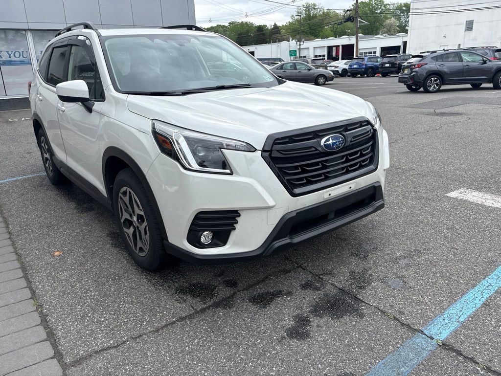 Certified 2024 Subaru Forester Premium AWD/4WD image 2