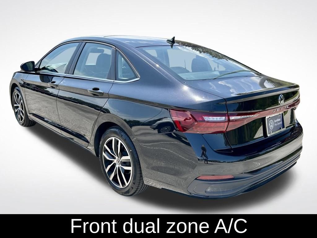 Used 2025 Volkswagen Jetta SE w/ Sunroof Package FWD image 7