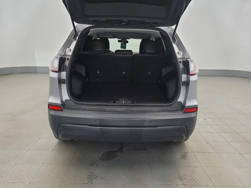 Used 2020 Jeep Cherokee Latitude Plus w/ Cold Weather Group AWD/4WD image 29
