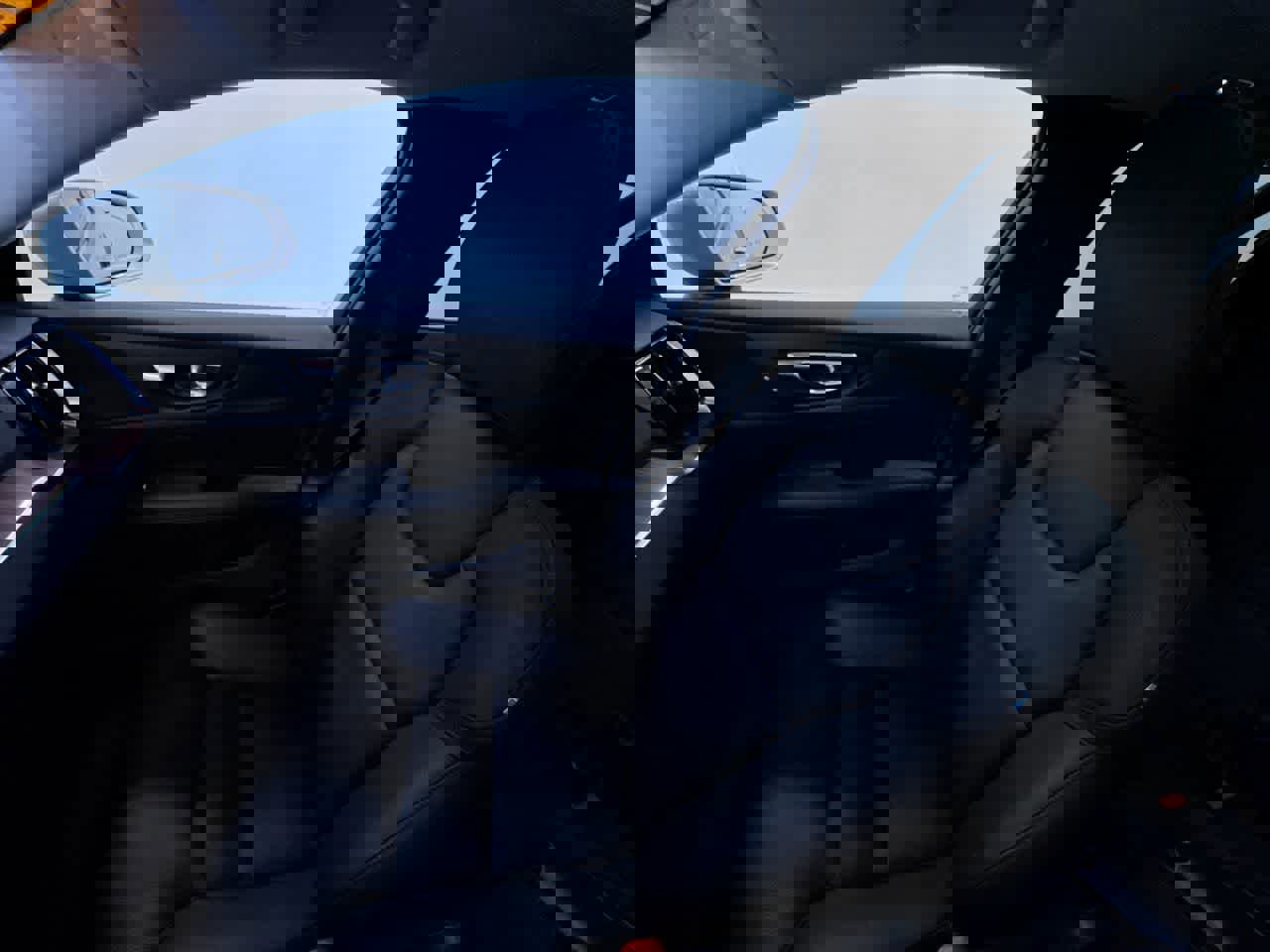 Used 2025 Volvo V60 B5 Cross Country Plus image 35