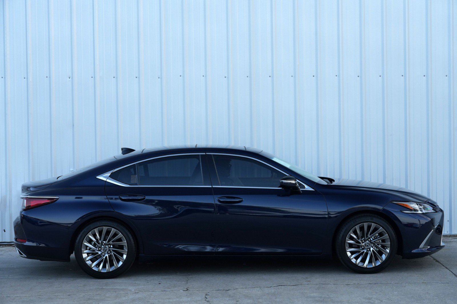 Used 2025 Lexus ES 350 Ultra Luxury w/ Accessory Package (Z1) image 59
