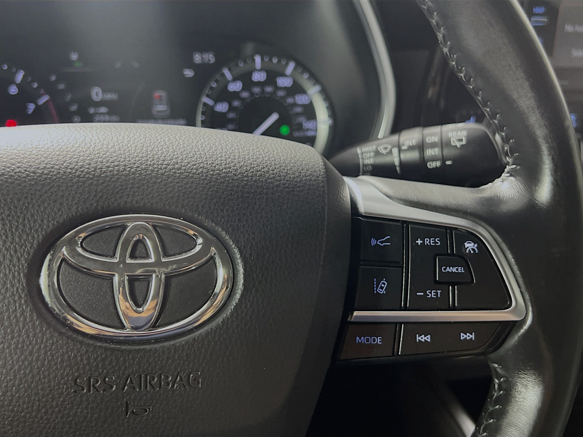 Used 2021 Toyota Highlander XLE FWD image 20