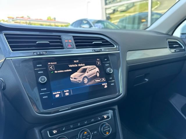 Used 2019 Volkswagen Tiguan SE w/ Panoramic Sunroof Package AWD/4WD image 13