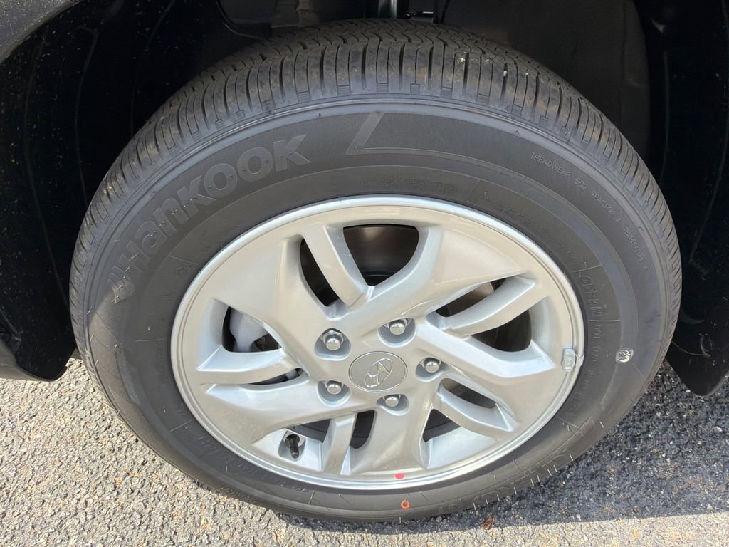 New 2026 Hyundai Venue SE image 11