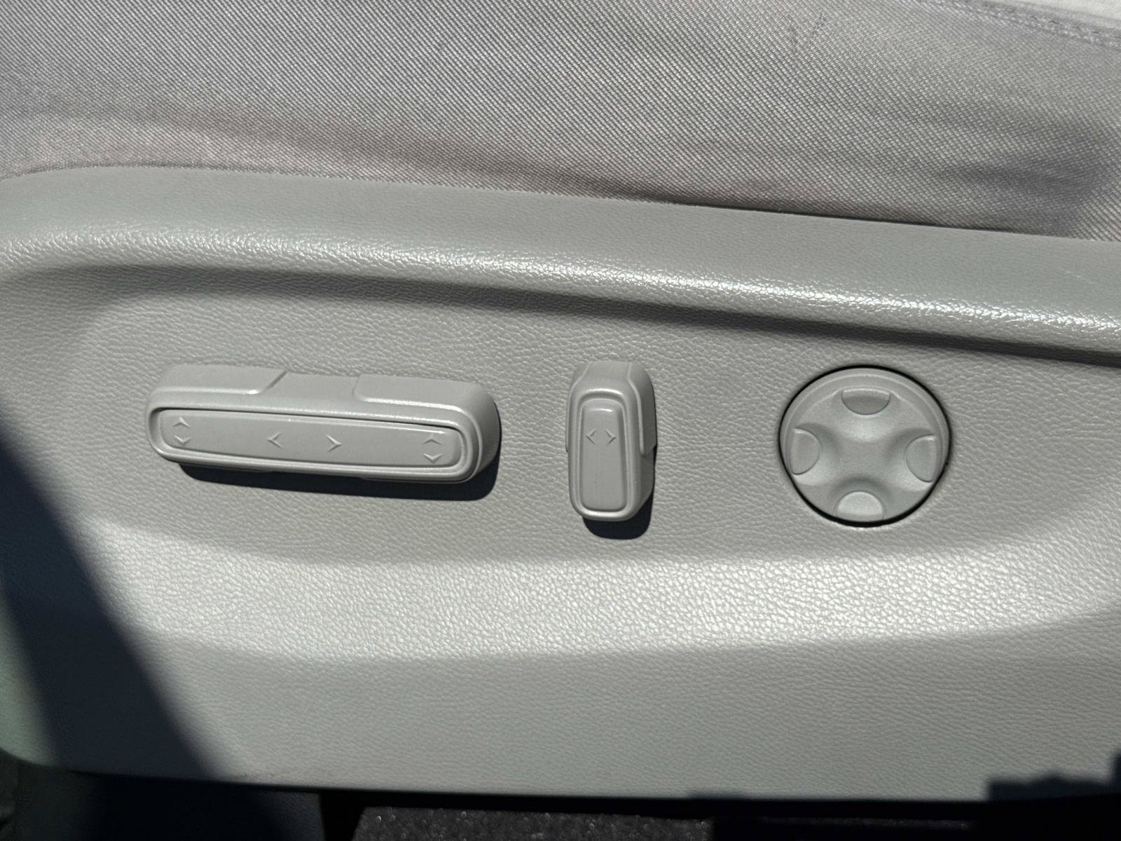 Used 2018 Honda Odyssey EX image 18