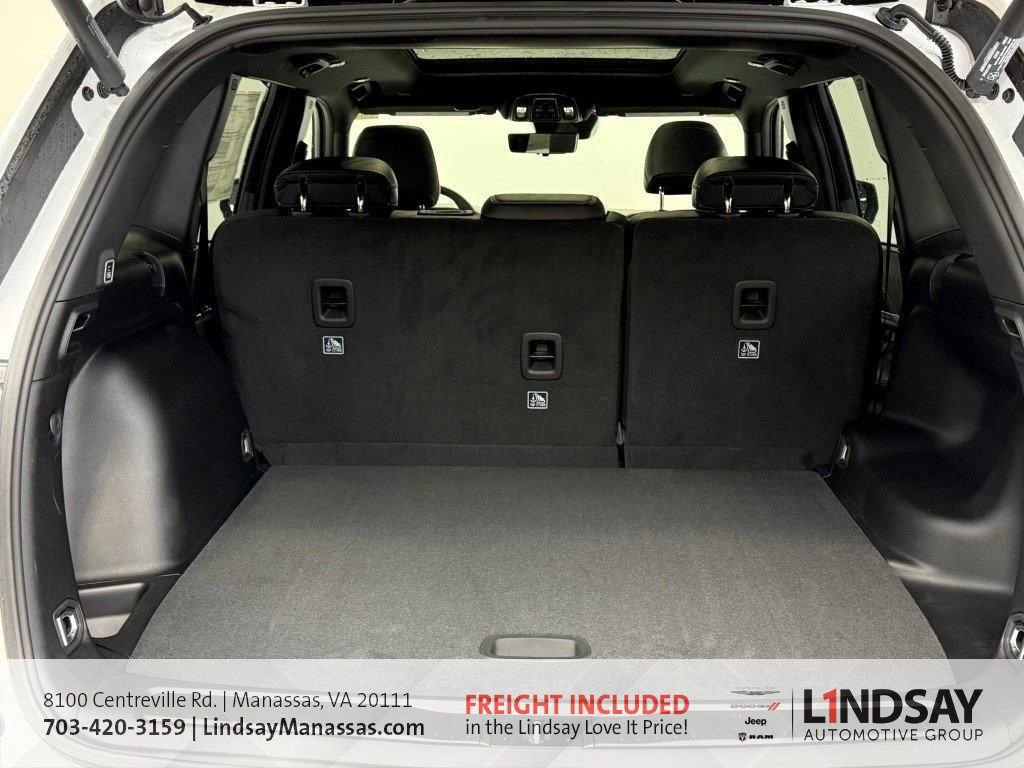 New 2025 Jeep Grand Cherokee Limited w/ Luxury Tech Group II image 8