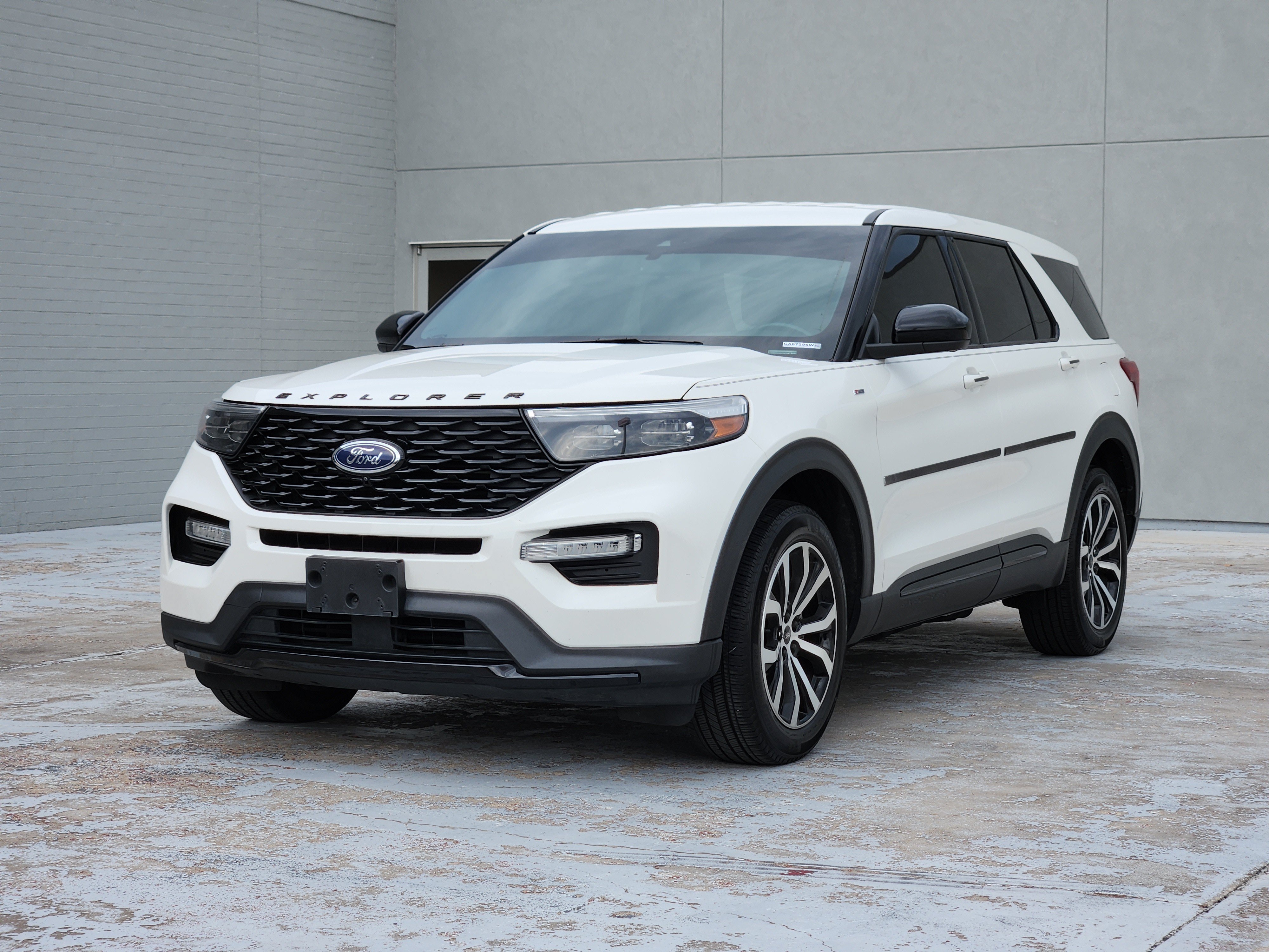 Used 2022 Ford Explorer ST-Line w/ Class IV Trailer Tow Package AWD/4WD image 4