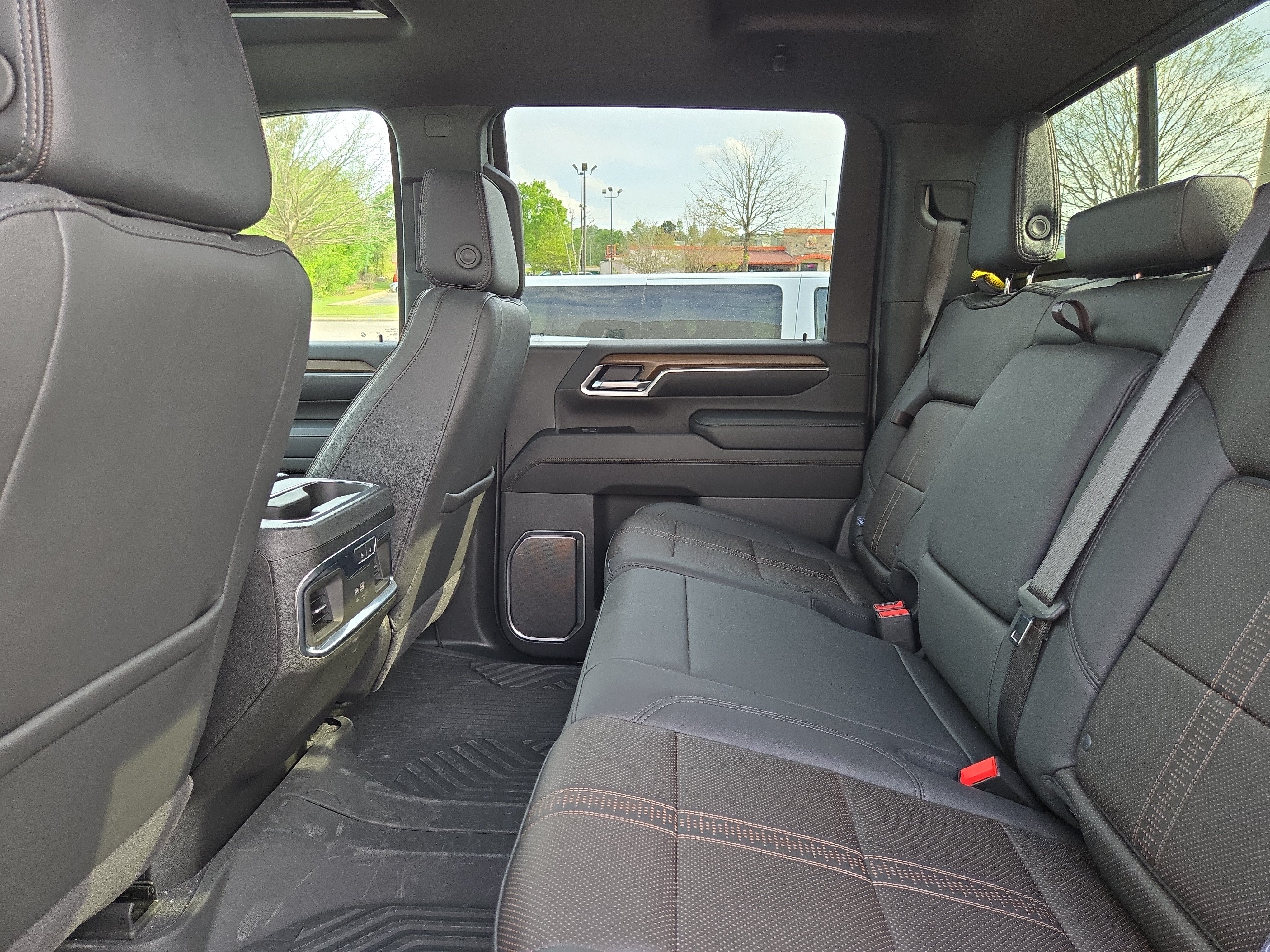 Used 2025 Chevrolet Silverado 2500 High Country w/ Technology Package AWD/4WD image 15