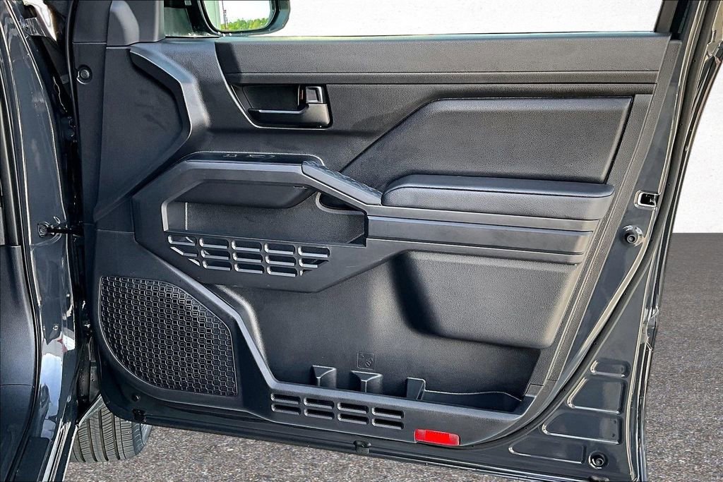 Certified 2025 Toyota Tacoma SR AWD/4WD image 28