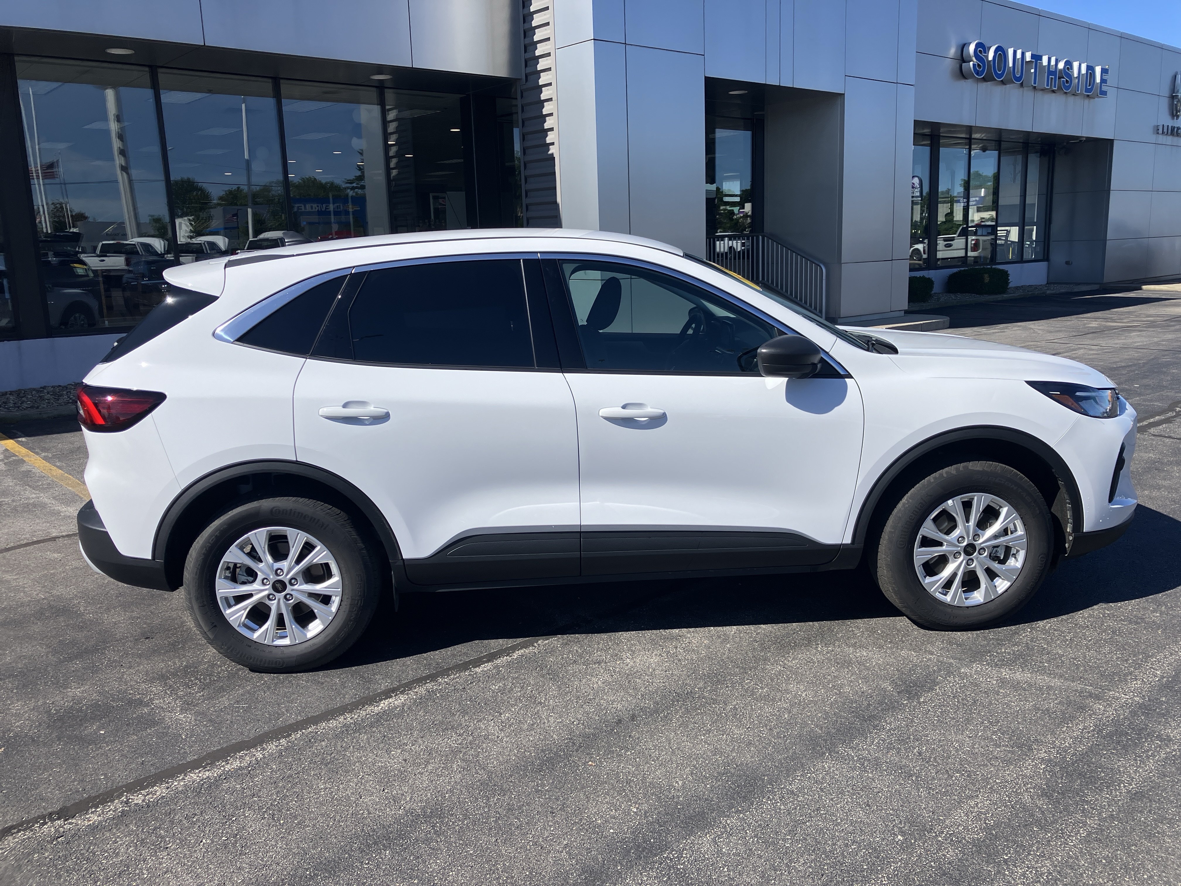Used 2024 Ford Escape Active AWD/4WD image 8