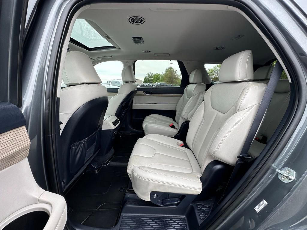 Used 2022 Hyundai Palisade SEL w/ Premium Package AWD/4WD image 5