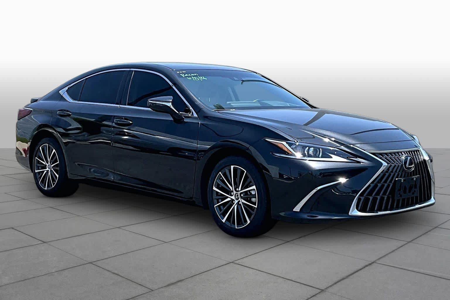 Used 2025 Lexus ES 300h w/ Premium Package FWD image 3