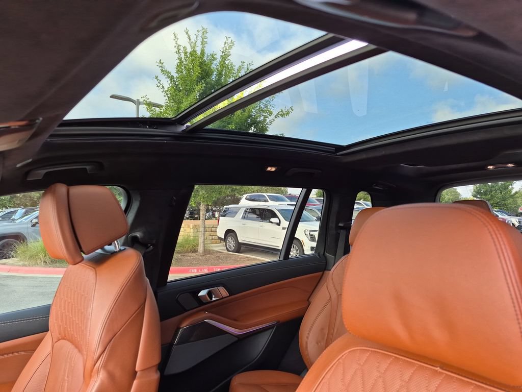 Used 2024 BMW X7 M60i w/ Climate Comfort Package AWD/4WD image 31