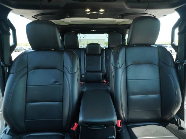 Used 2020 Jeep Wrangler Unlimited Sahara image 35