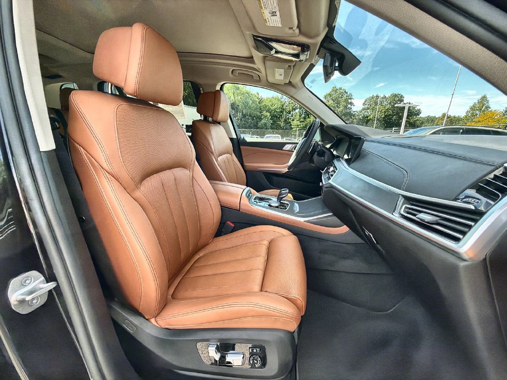 Used 2022 BMW X7 xDrive40i w/ Premium Package AWD/4WD image 22