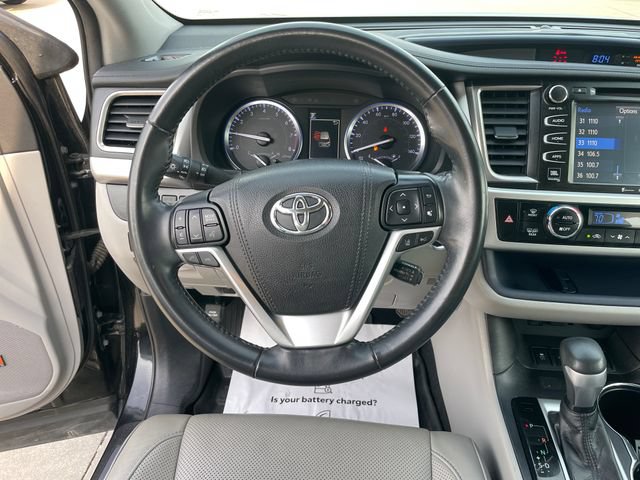 Used 2019 Toyota Highlander Limited w/ Protection Package #3 AWD/4WD image 36