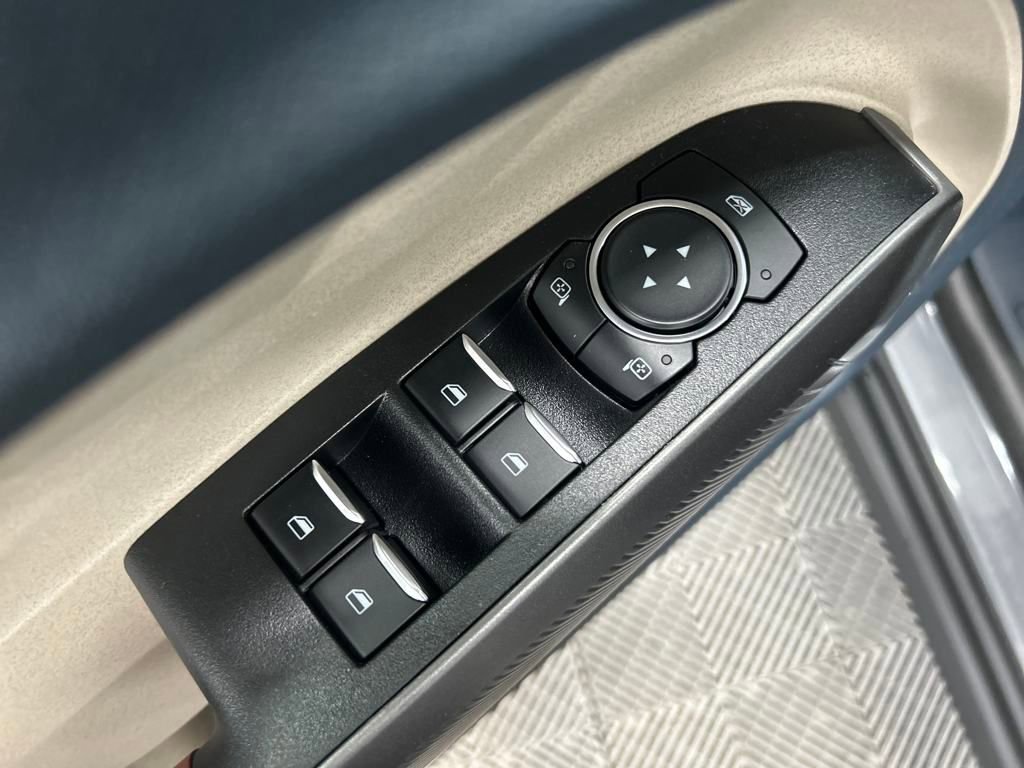 New 2025 Ford Maverick Lariat w/ 4K Tow Package image 8