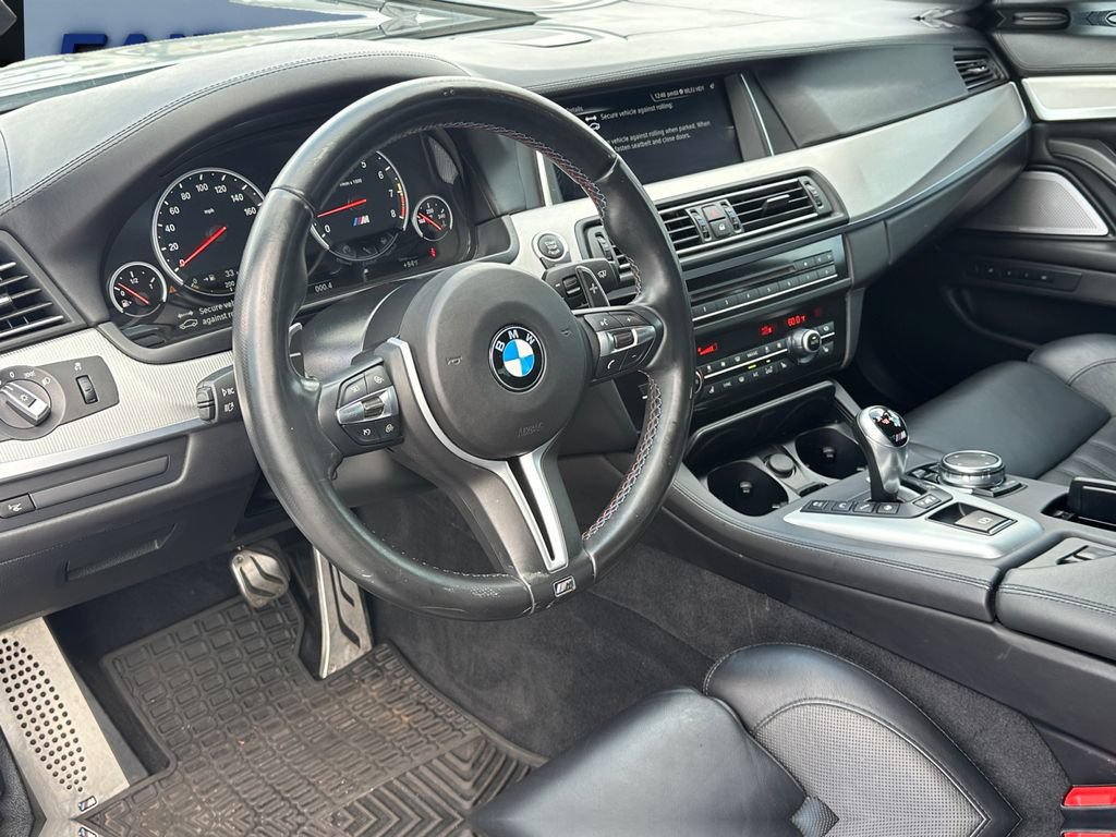 Used 2015 BMW M5 RWD image 15