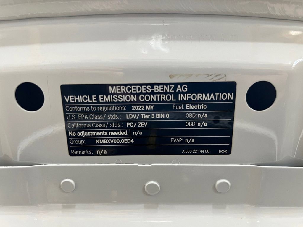 Used 2022 Mercedes-Benz EQB 300 4MATIC image 45