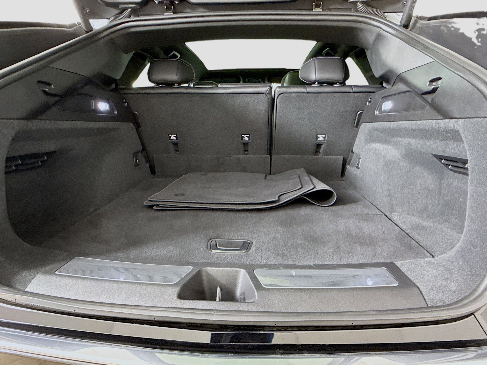 Used 2025 Cadillac Lyriq Luxury RWD image 28