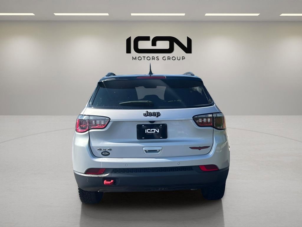 Used 2024 Jeep Compass Trailhawk image 8