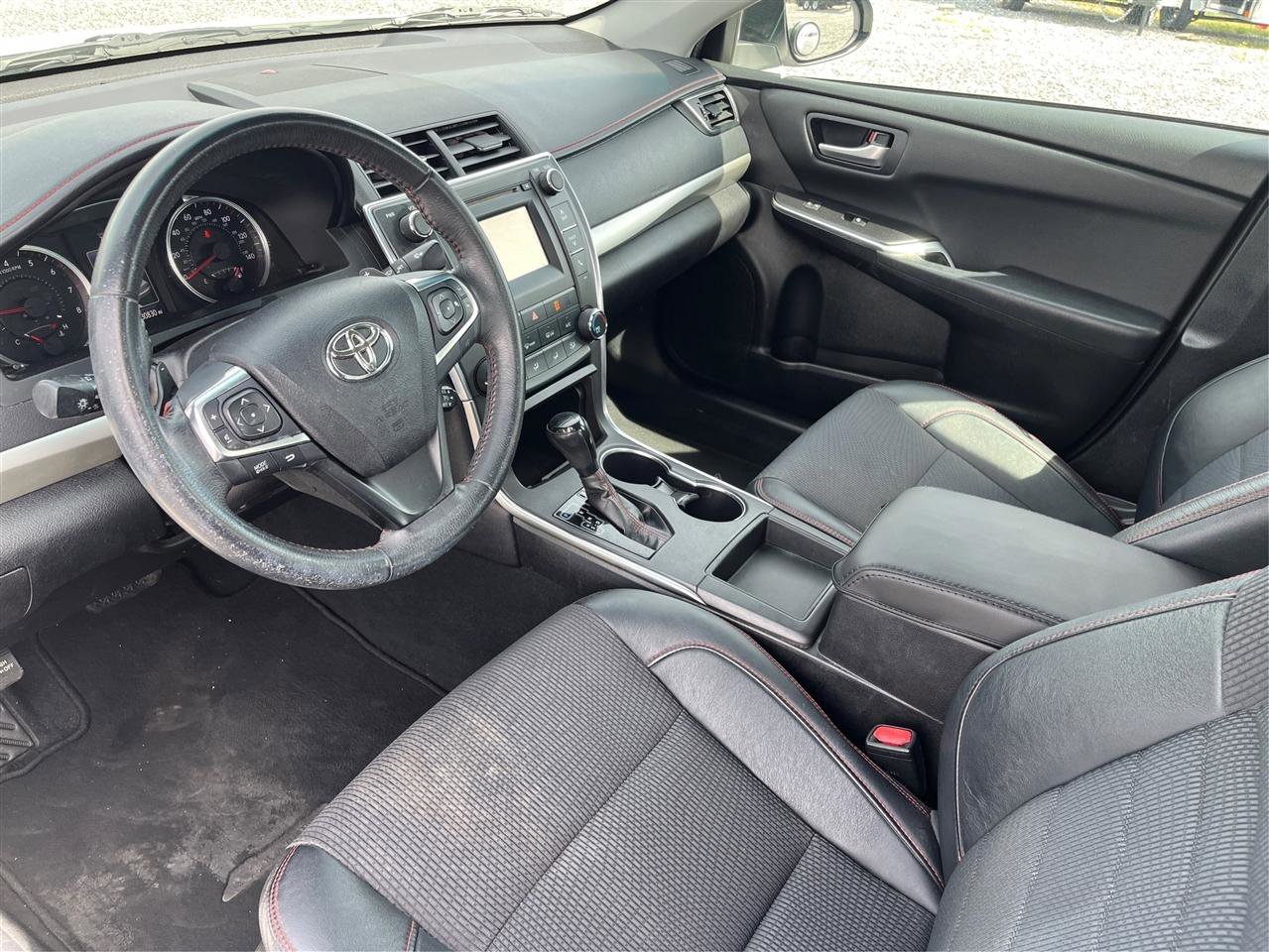Used 2017 Toyota Camry SE FWD image 9
