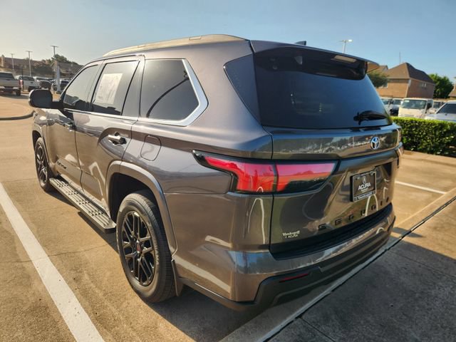 Used 2023 Toyota Sequoia SR5 w/ SR5 Premium Package AWD/4WD image 4