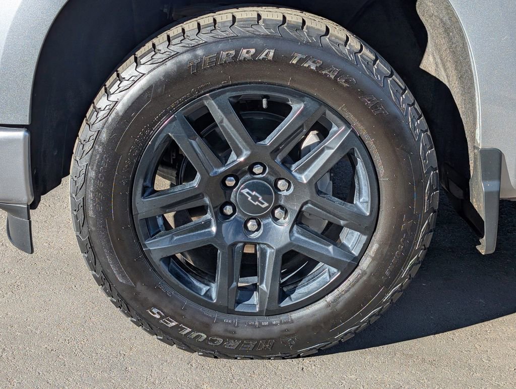 Used 2023 Chevrolet Silverado 1500 Custom w/ LPO, Dark Essentials Package image 10